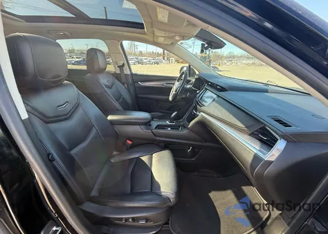 2018 Cadillac Xt5 Luxury z USA, uszkodzony, nr VIN 1GYKNDRS6JZ171168